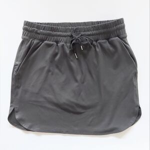 Jones & Co New York Size Medium Drawstring Waist Casual Skort Green